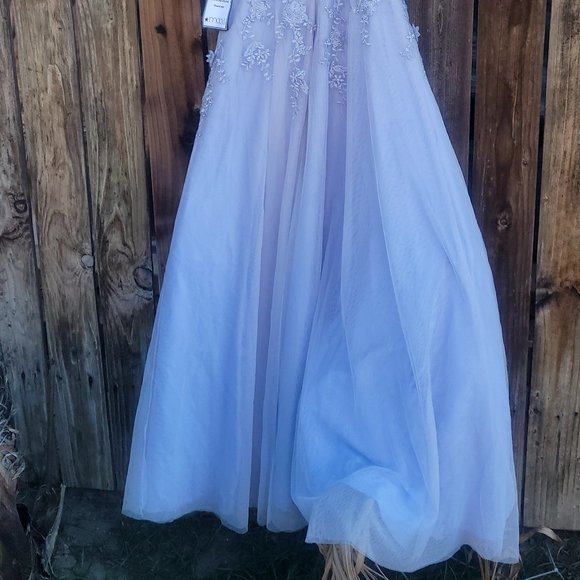 Xscape lace ball gown - Picture 6 of 13